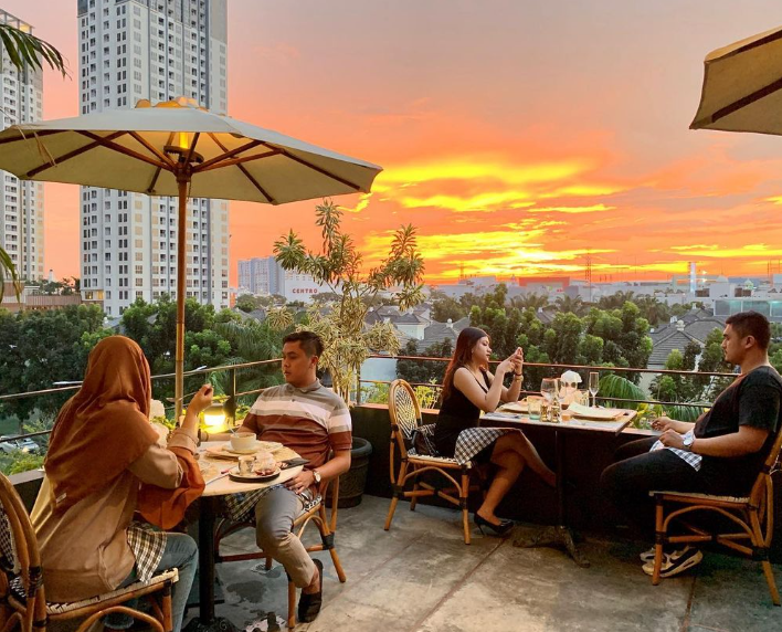 Mor Cilek Café: Tempat Cozy untuk Menikmati Kopi, Minuman Segar, dan Dessert